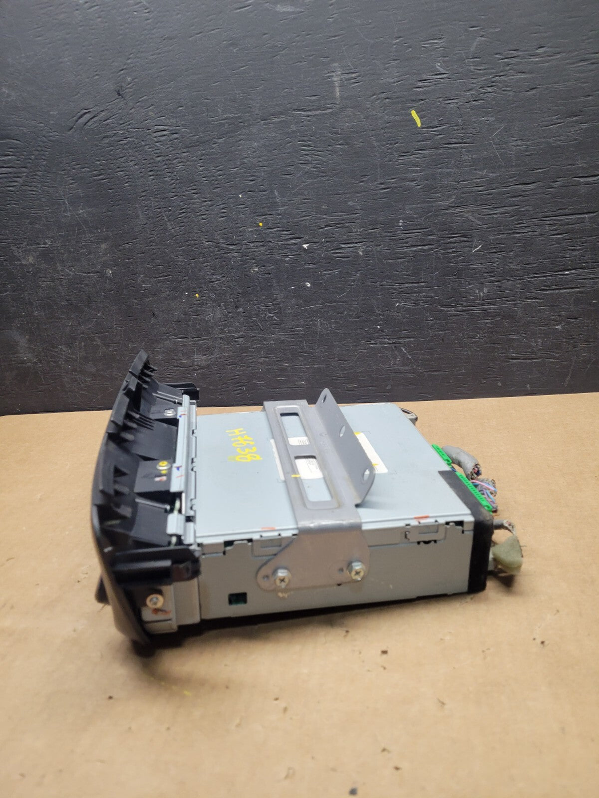 2005 to 2010 Honda Odyssey Am Fm Cd Player Radio Receiver H7638 DG12
