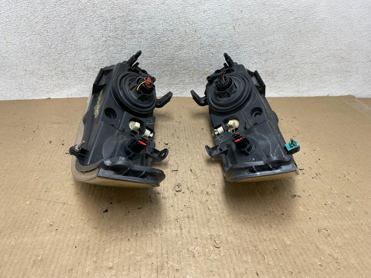 2000 to 2003 Nissan Sentra Front Left+Right Side Headlights AH6613 DW9