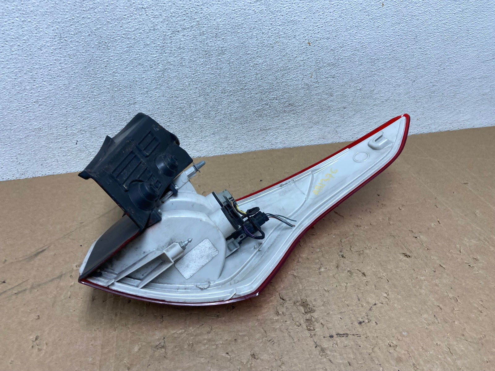 2013 to 2016 Ford Escape Left Driver LH Side Tail Light AG1376 LK6