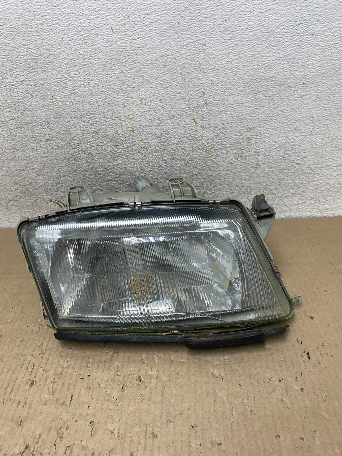 1999 - 2003 Saab 9-3 Front Right Passenger Side Headlight AI2280 DW0