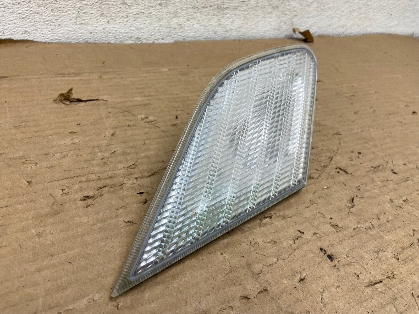 2000 2001 2002 Toyota Avalon Left Driver Lh Side Inner Tail Light AG8290 LK1