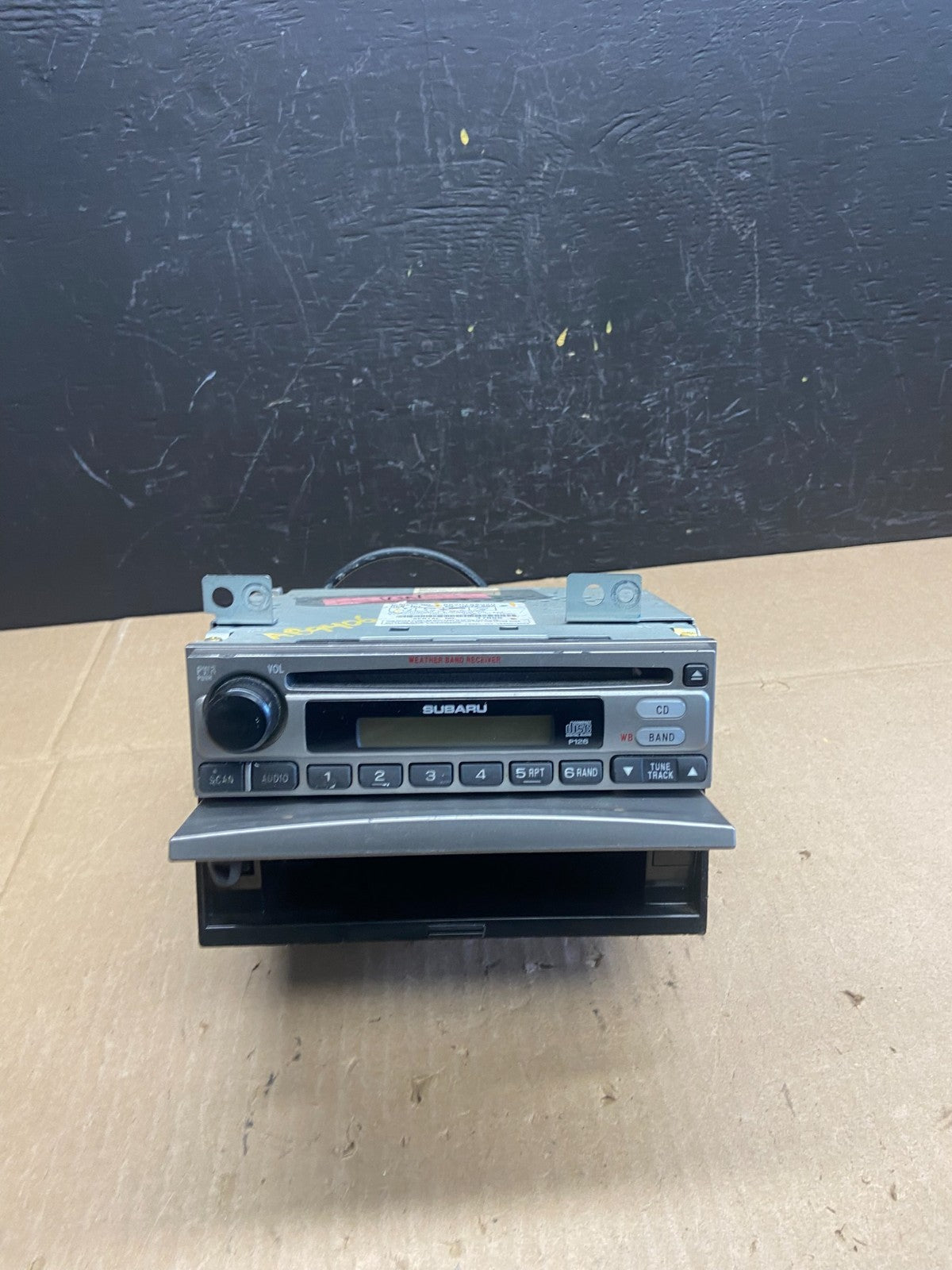 2003 to 2006 Subaru Forester AM FM CD Radio Receiver  OEM AB9406 DG1
