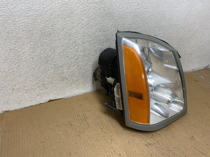 2004 to 2009 Cadillac SRX Right Passenger RH Side Xenon Headlight AH3070 DW1