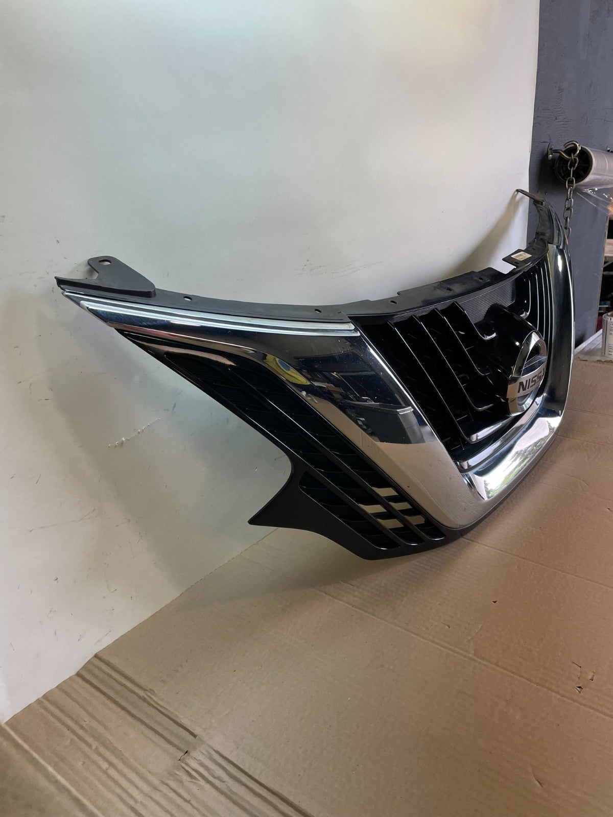 2015 to 2018 Nissan Murano Front Upper Front Camera Grill Grille ah6452 DG2