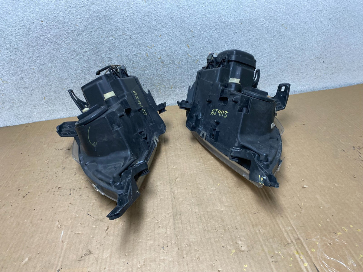 2002 - 2005 Mercedes ML ML350 ML500 Left+Right Side Halogen Headlights AI9115 DW13