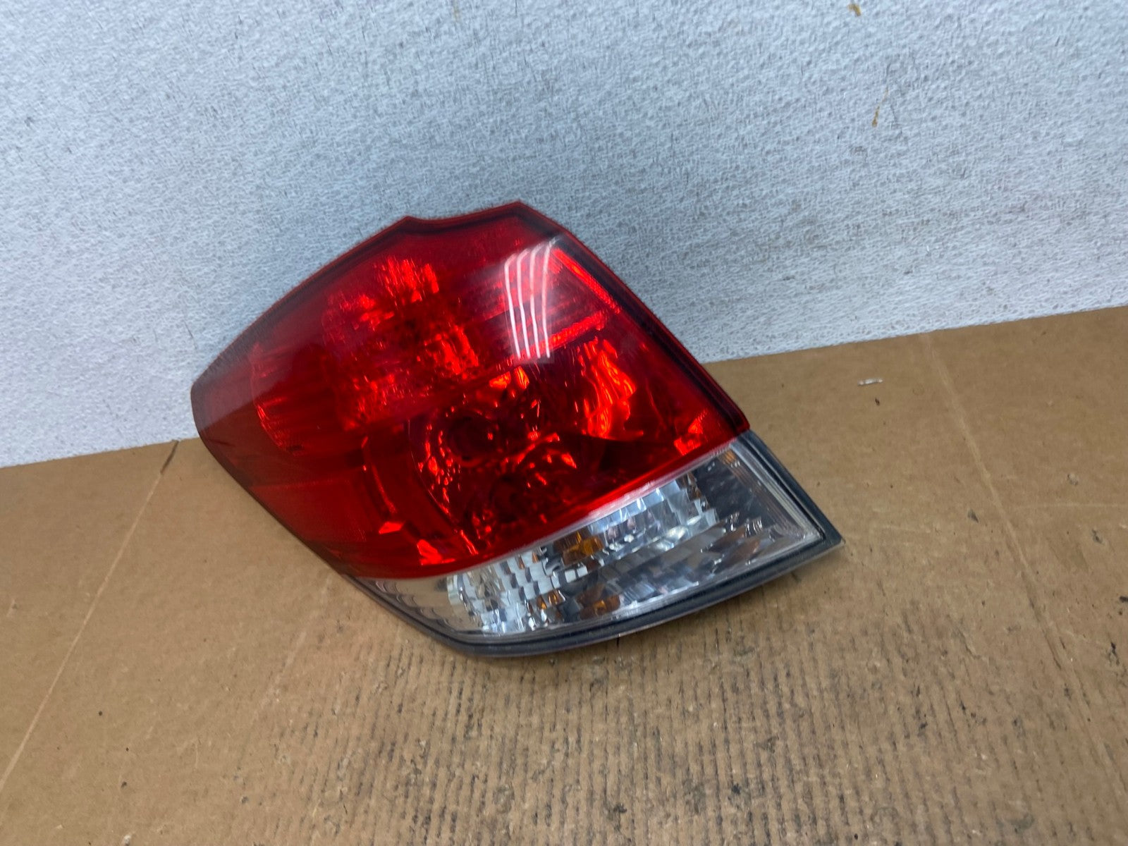 2010-2014 Subaru Outback Wagon Left Driver Lh Side Tail Light AE1189 LK1