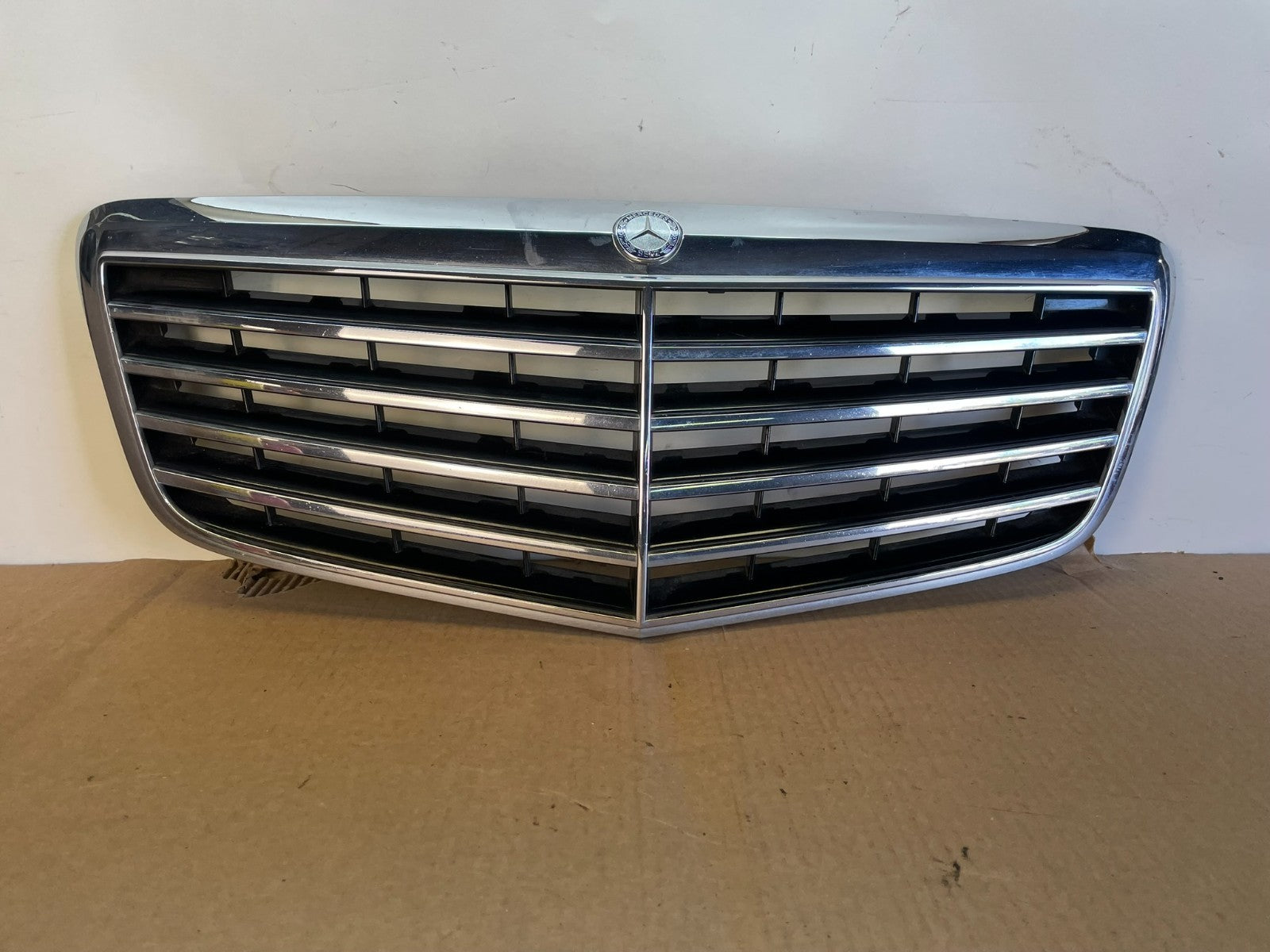 2007 to 2009 Mercedes Benz E-Class Front Upper Grill Grille AG3113 DG0