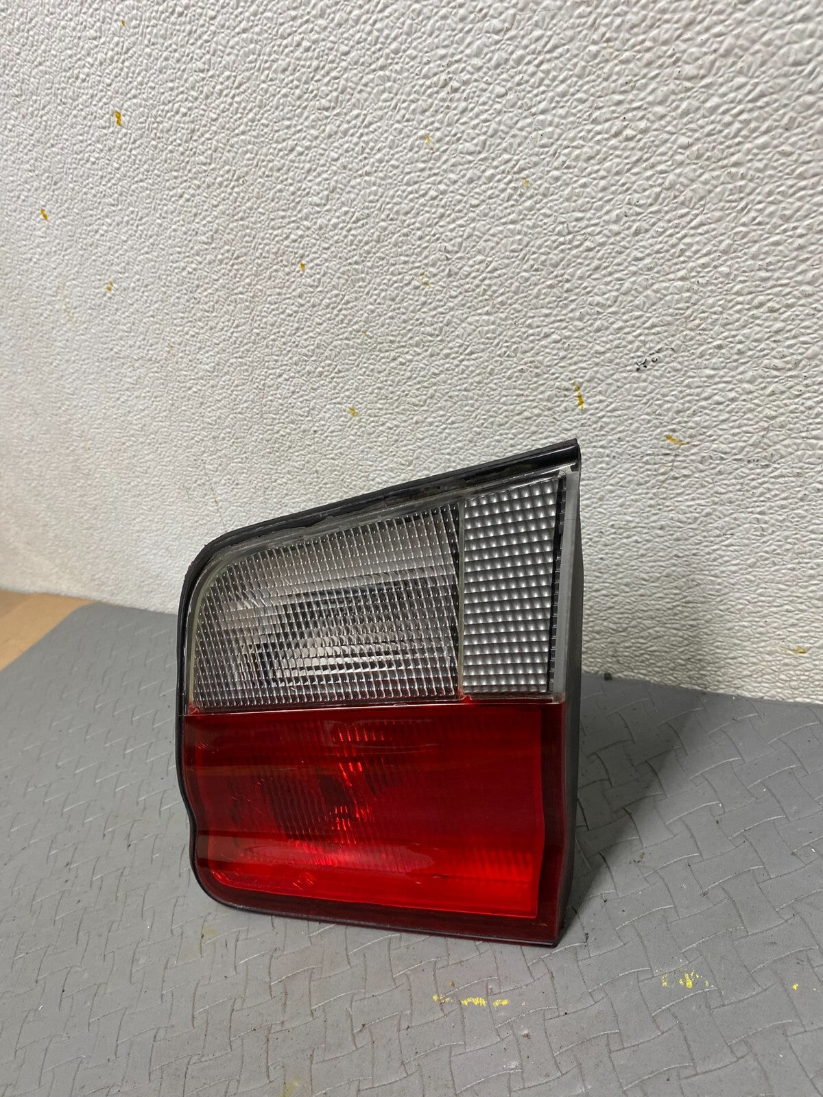 1995 1996 Nissan Maxima Right Passenger RH Side Inner Tail Light Oem A5096 DG11