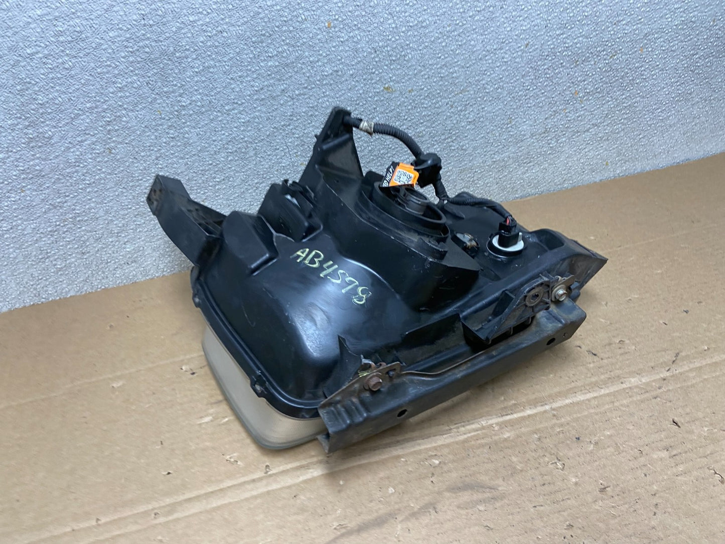 2003 to 2006 Honda Element Left Driver Lh Side Headlight AB4598 DW6