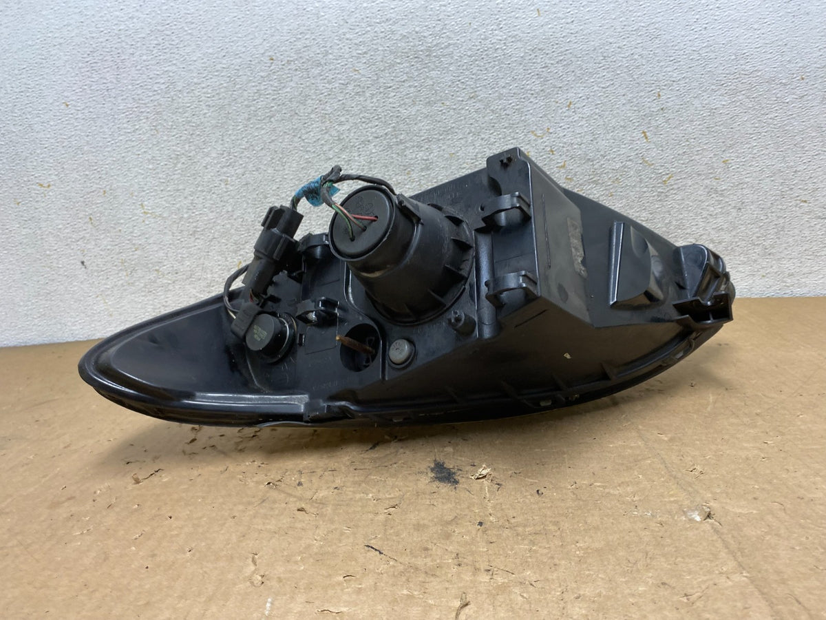 2000 to 2007 Ford Taurus Right Passenger RH Side Halogen Headlight AI9257 LK5