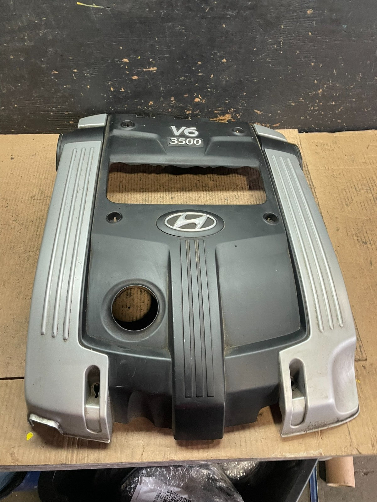 2001 to 2005 Hyundai XG350 V6 Engine Motor Cover T2588 DG1