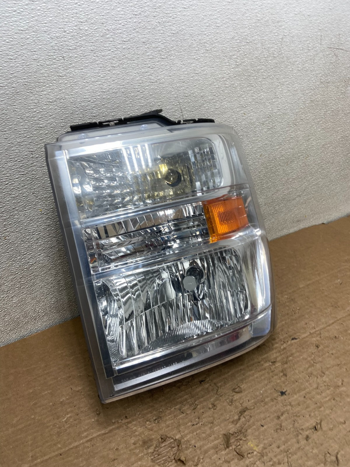 2008-2014 Ford Econoline E150 E250 E350 Left Driver LH Headlight Z3660 DW2