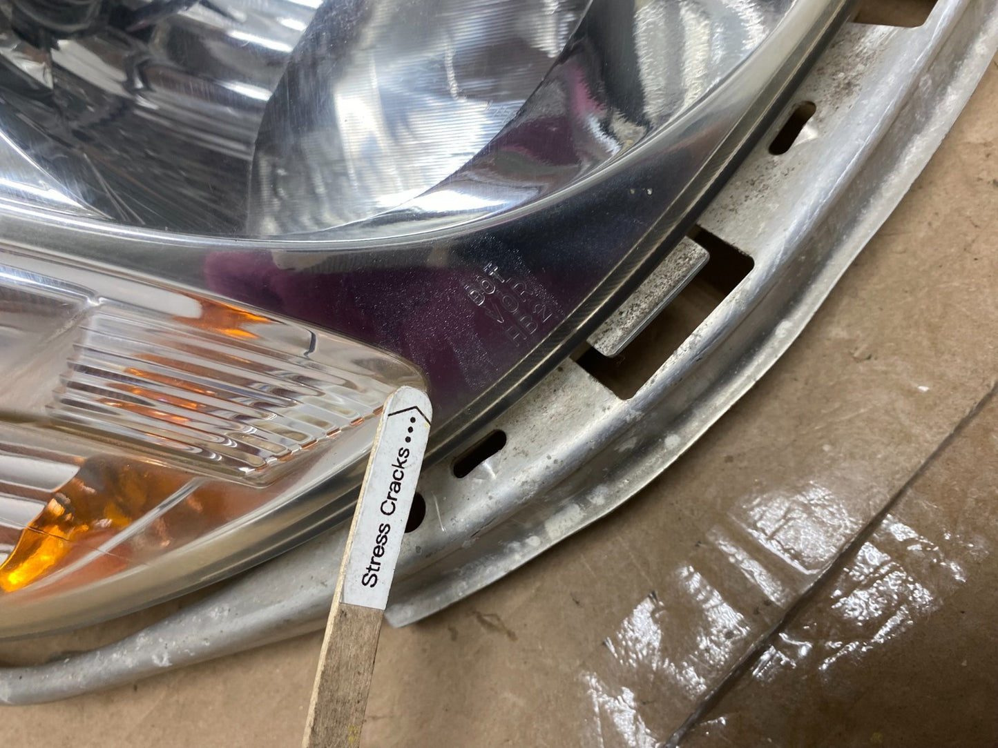 2000 - 2006 Honda Insight Right Passenger RH Halogen Headlight AE5018 DG4