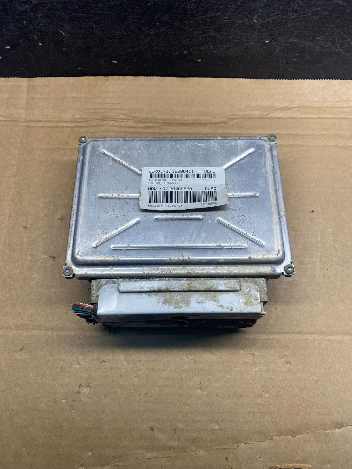 2001-2002 Silverado Tahoe Engine Computer Module 12200411 ECM ECU AH4827 DW0