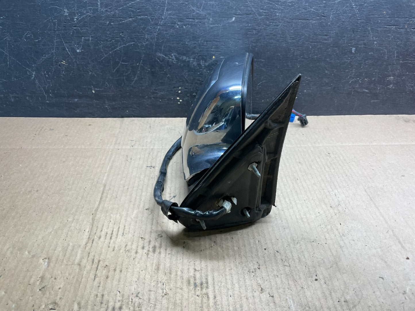 2003 - 2006 Chevrolet Silverado Suburban Right Turn Signal Door Mirror  P4496 DG4