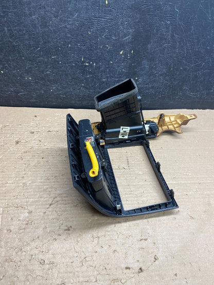 2006-2012 Hyundai Entourage Sedona Center Radio Clock Bezel Air Vent AG8596 DG3