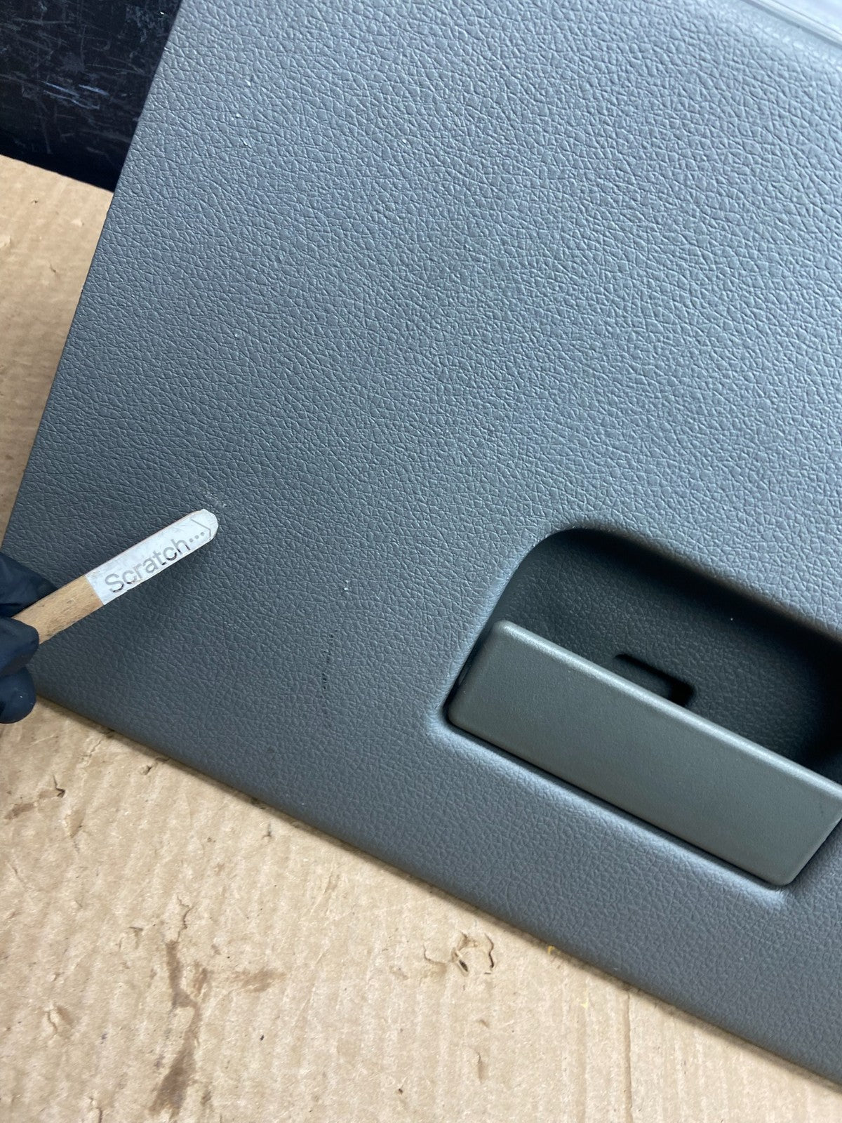 2004 to 2008 Ford F-150 Front Right Passenger Storage Glove Box af6379 DG1