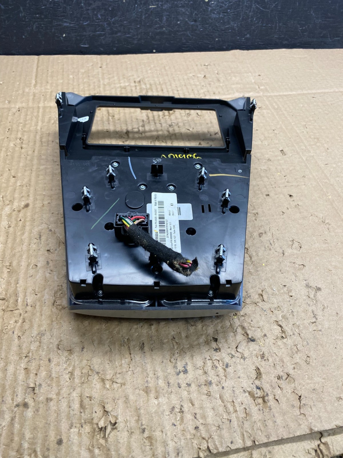 2016-2017 Chevy Equinox Terrain Radio Face Climate Control Panel Bezel AD1906 DG4