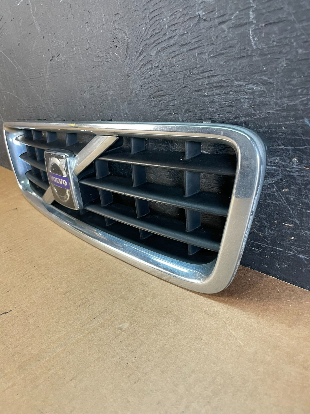 2005 to 2009 Volvo S60 Front Grille Grill AE8406 DG1