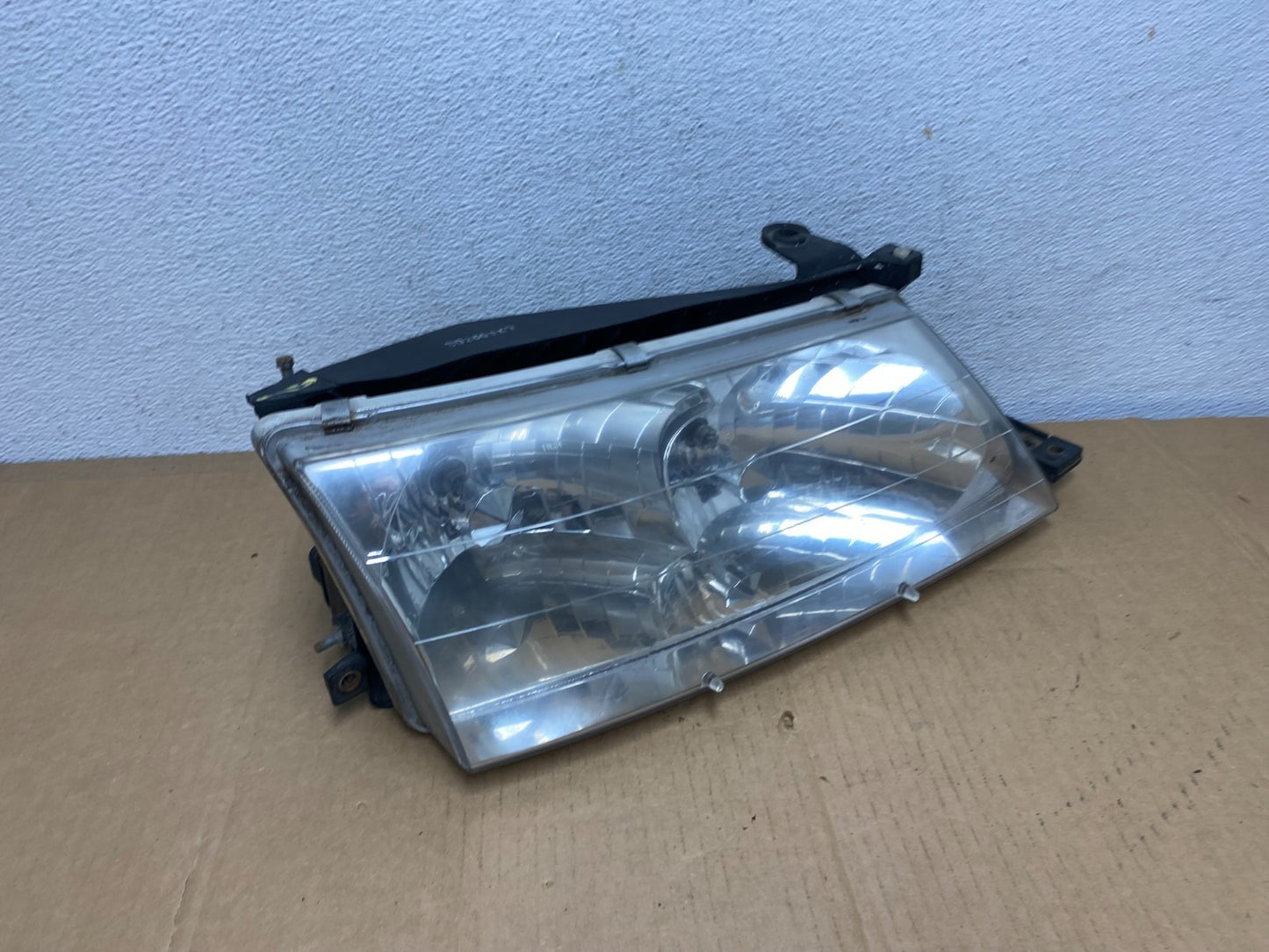 1998 to 1999 Toyota Avalon Halogen Right Passenger Rh Headlight DEPO AD0736 DW2