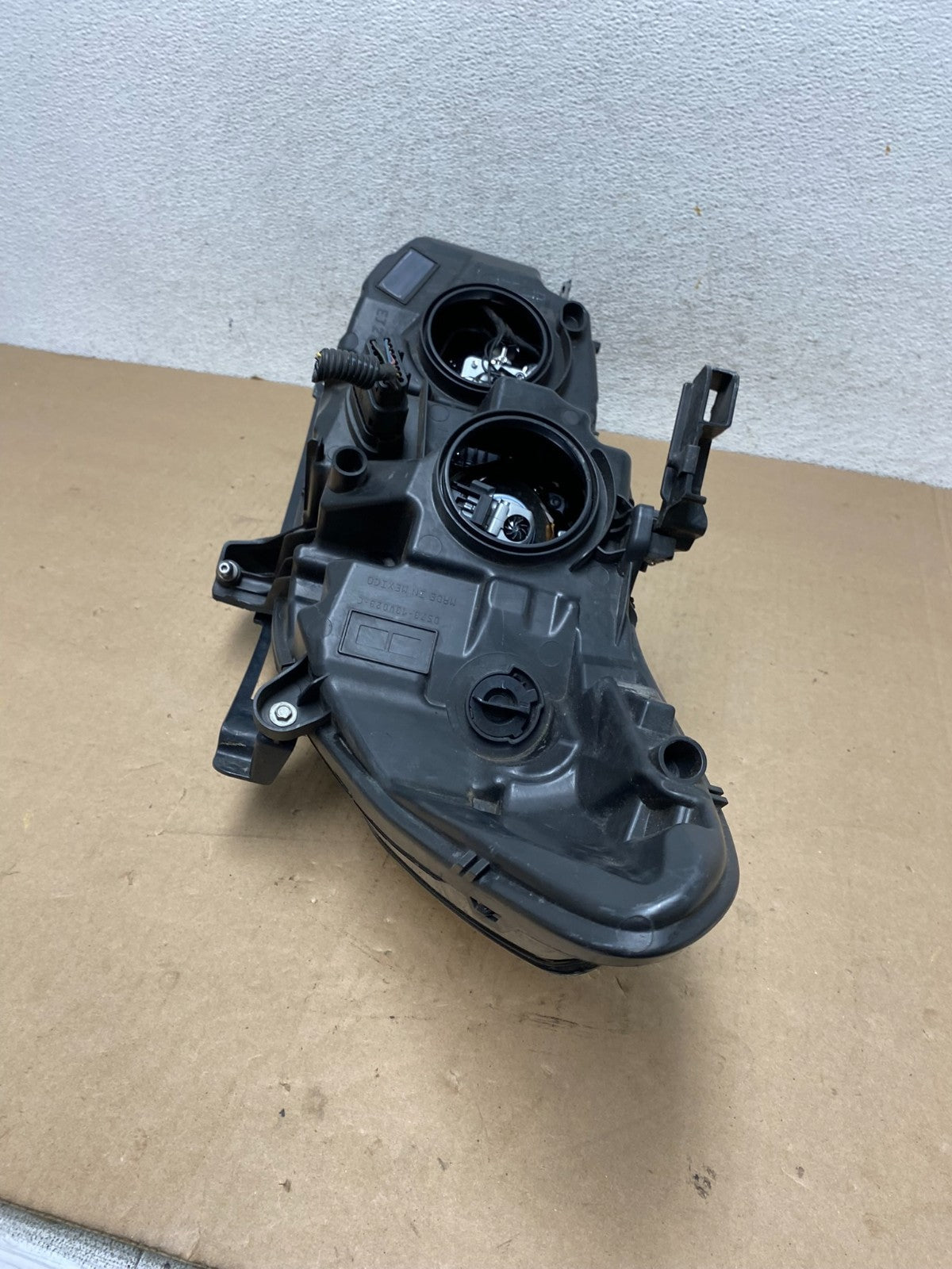 2013 to 2016 Ford Fusion Right Passenger Rh Side Headlight AG4646 DW6