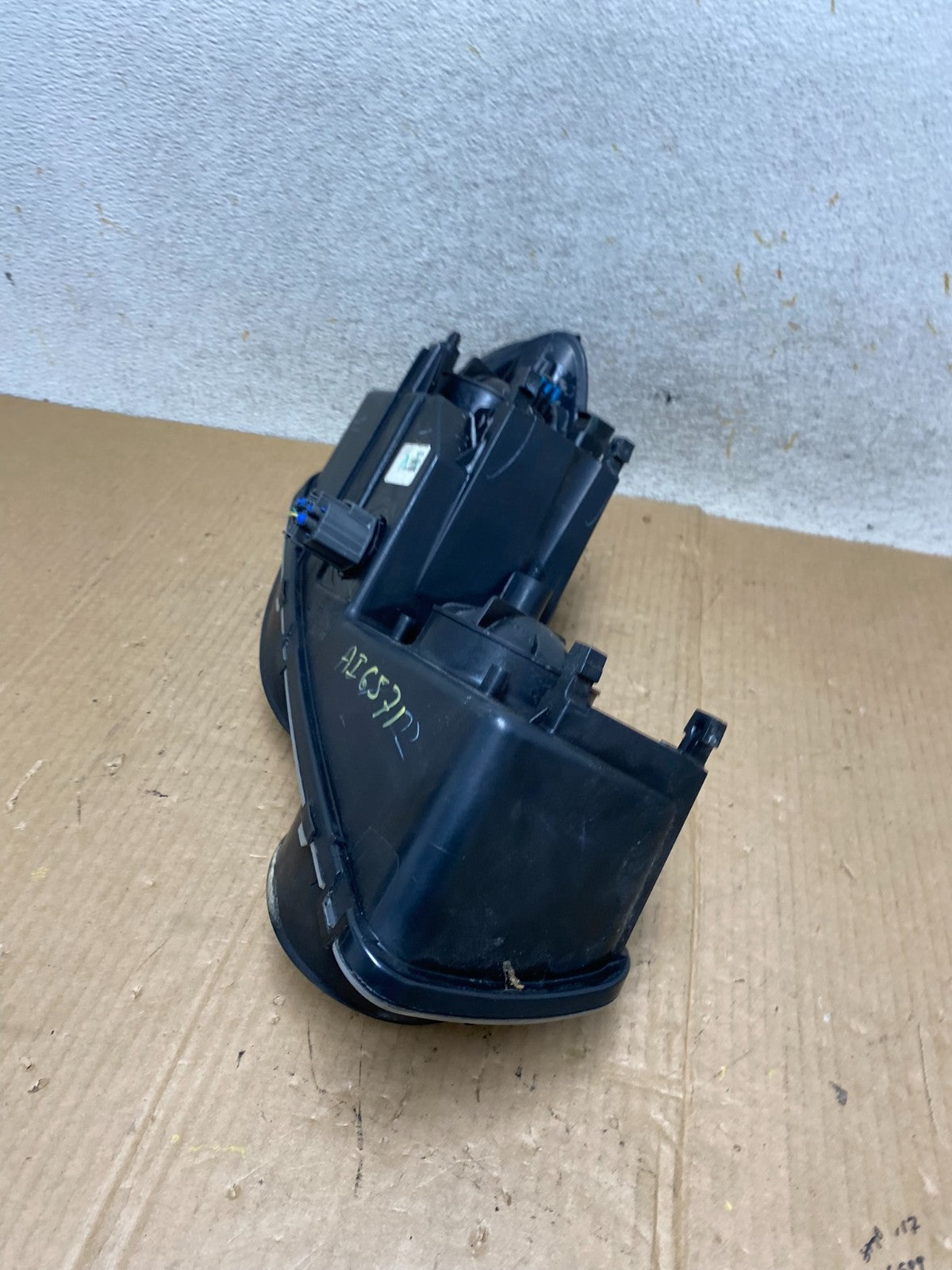 2005 - 2008 Buick Lacrosse Allure Left Driver LH Headlight Halogen AI6571 DW5