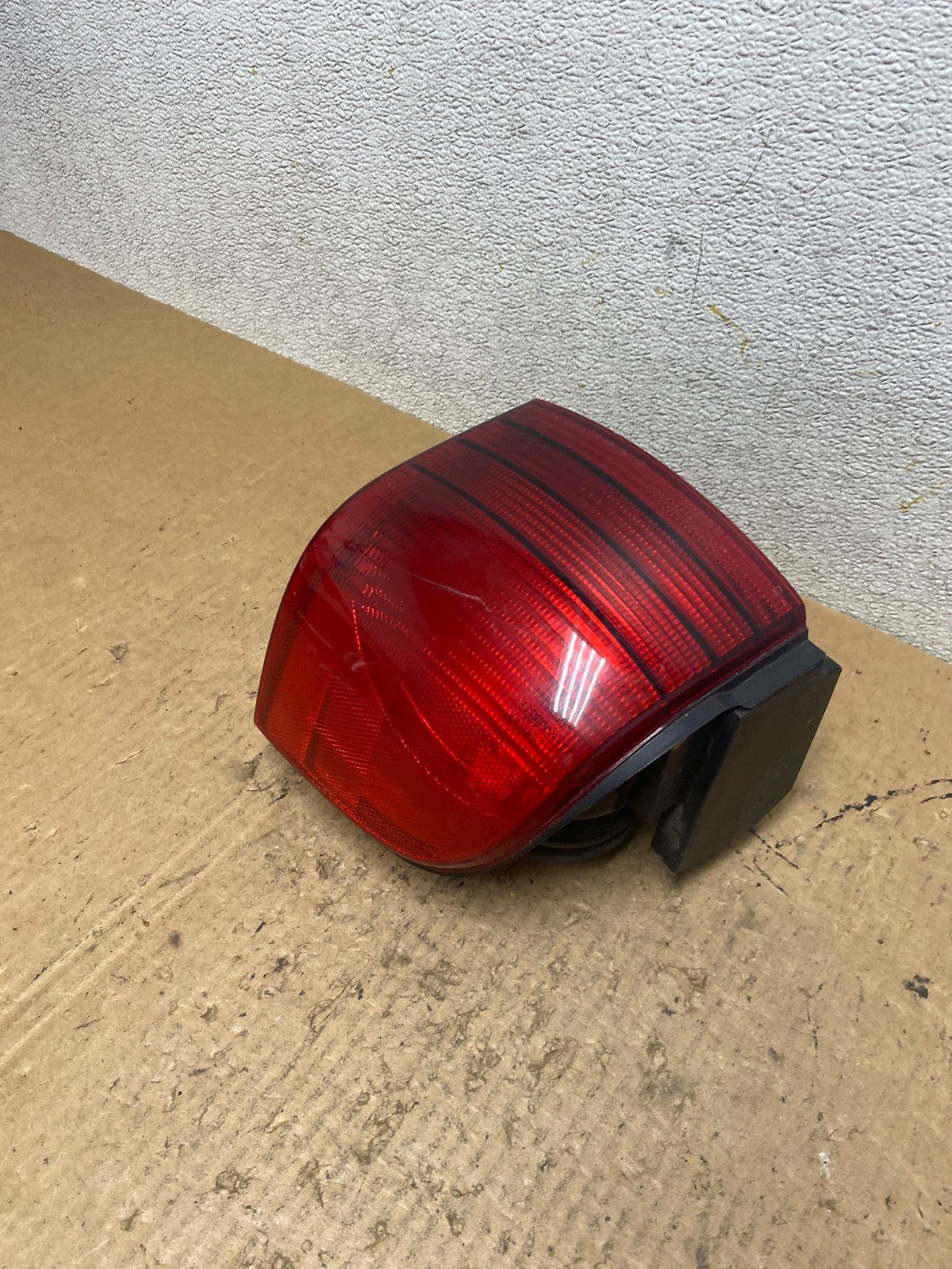 1989 - 1990 Ford Cougar Right Passenger RH Side Tail Light OEM Q8084 DW1