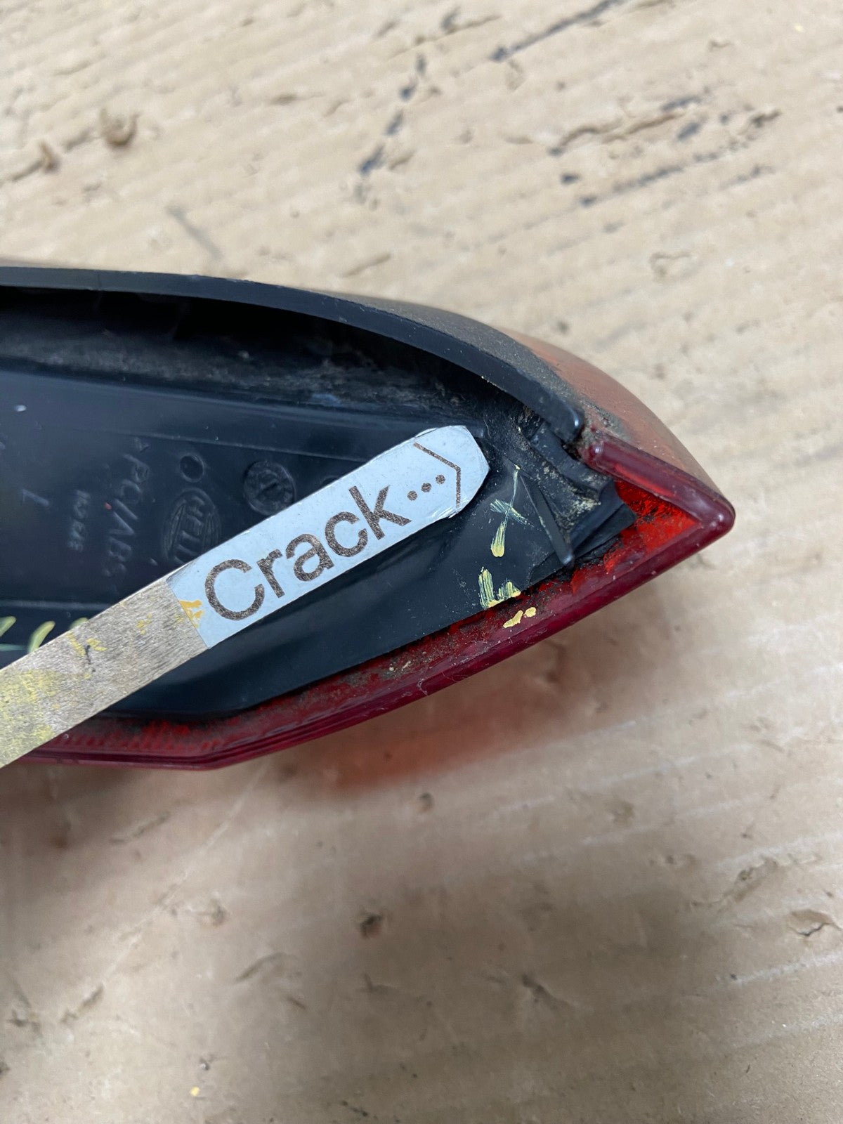 2001 - 2004 Volvo XC70 V70 Left Driver LH Side Tail Light Upper AG9074 LK4