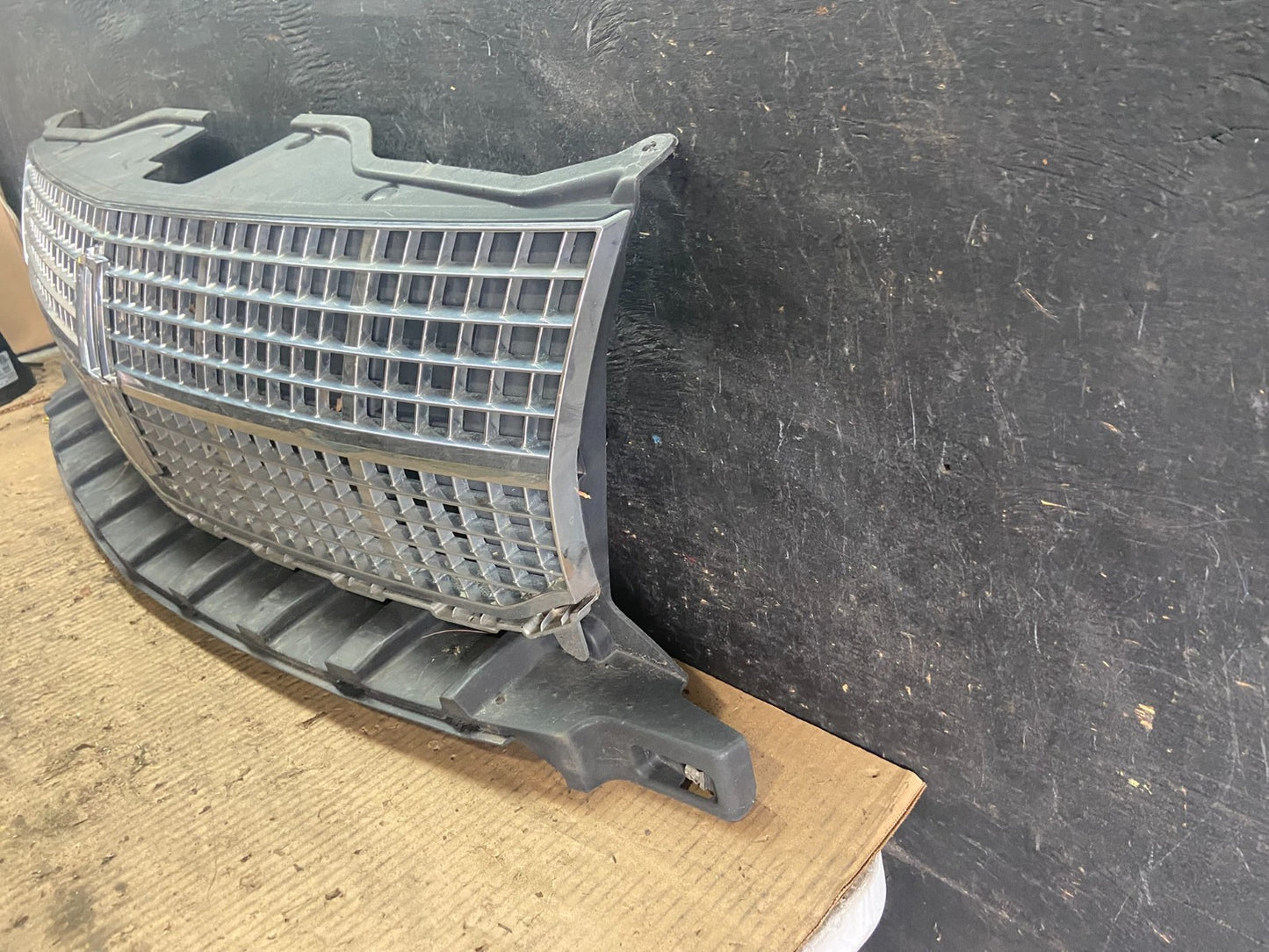 2007 to 2010 Lincoln Mkx Front Upper Grill Grille OEM R7223 DG1