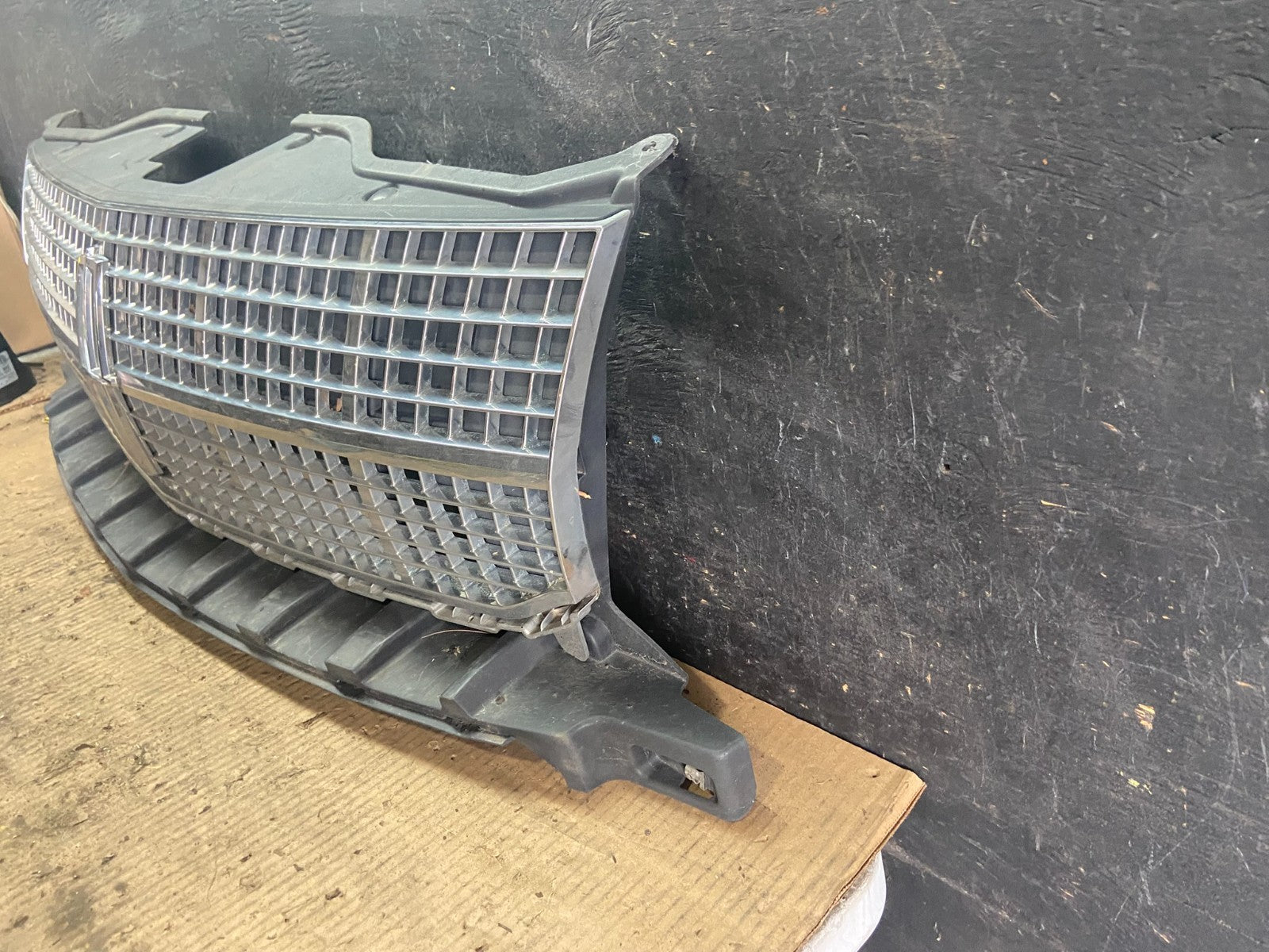 2007 to 2010 Lincoln Mkx Front Upper Grill Grille OEM R7223 DG1