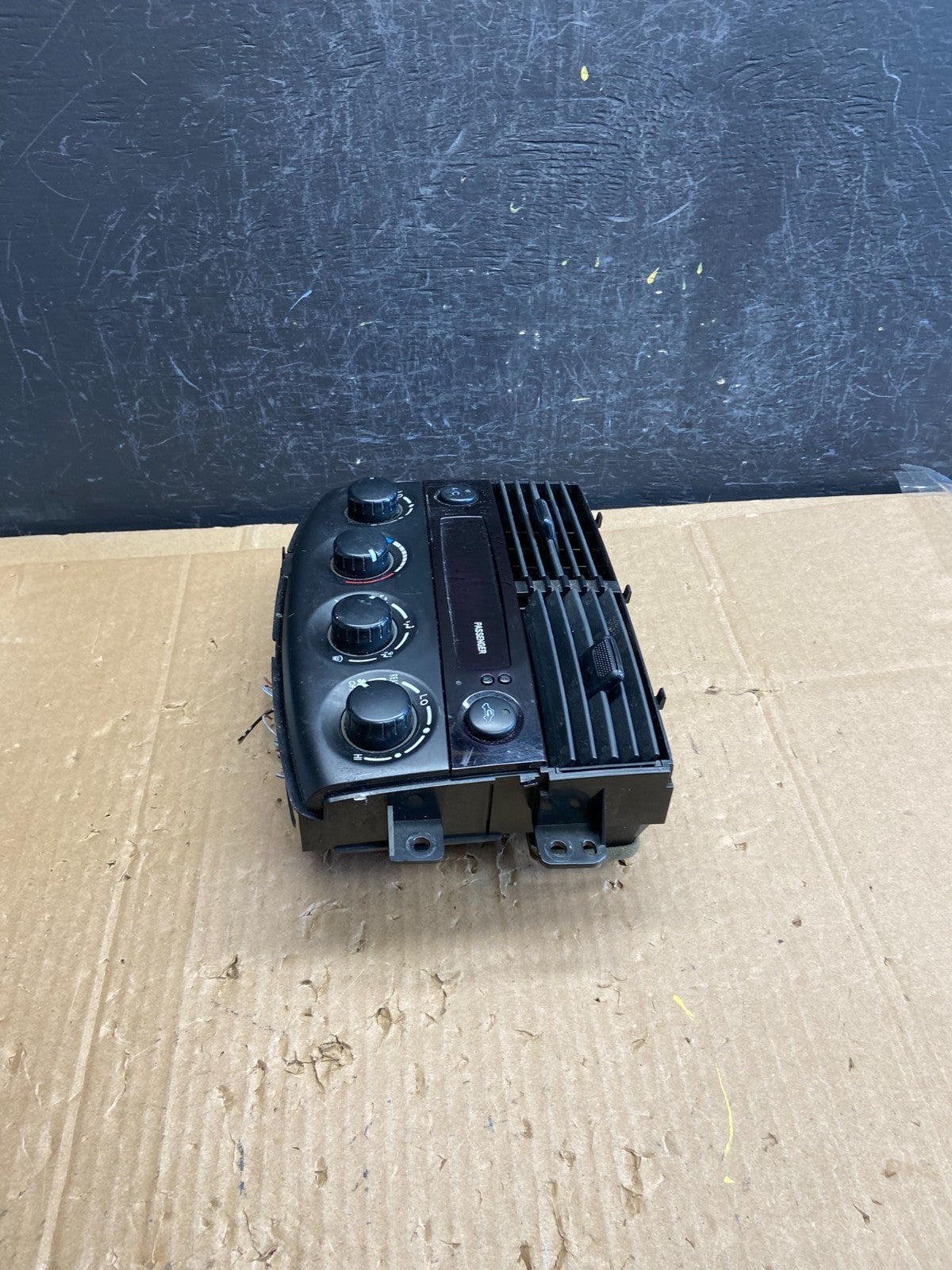 2004-2005 Toyota Sienna AC Climate Heater Temperature Control Air Vent AD2326 DG2