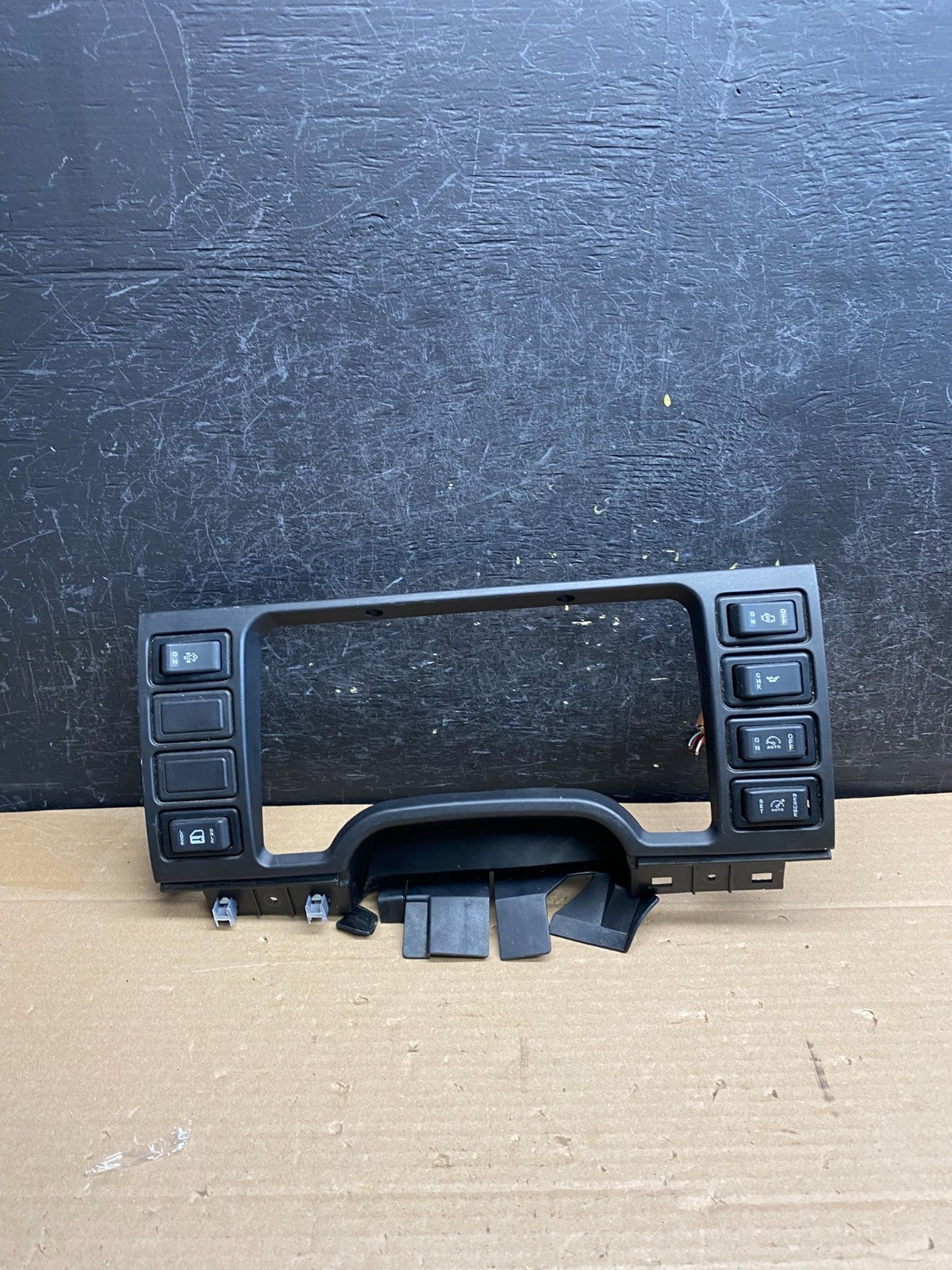 2006-2008 Mitsubishi Fuso Speedometer Instrument Cluster Bezel Switches ag52650