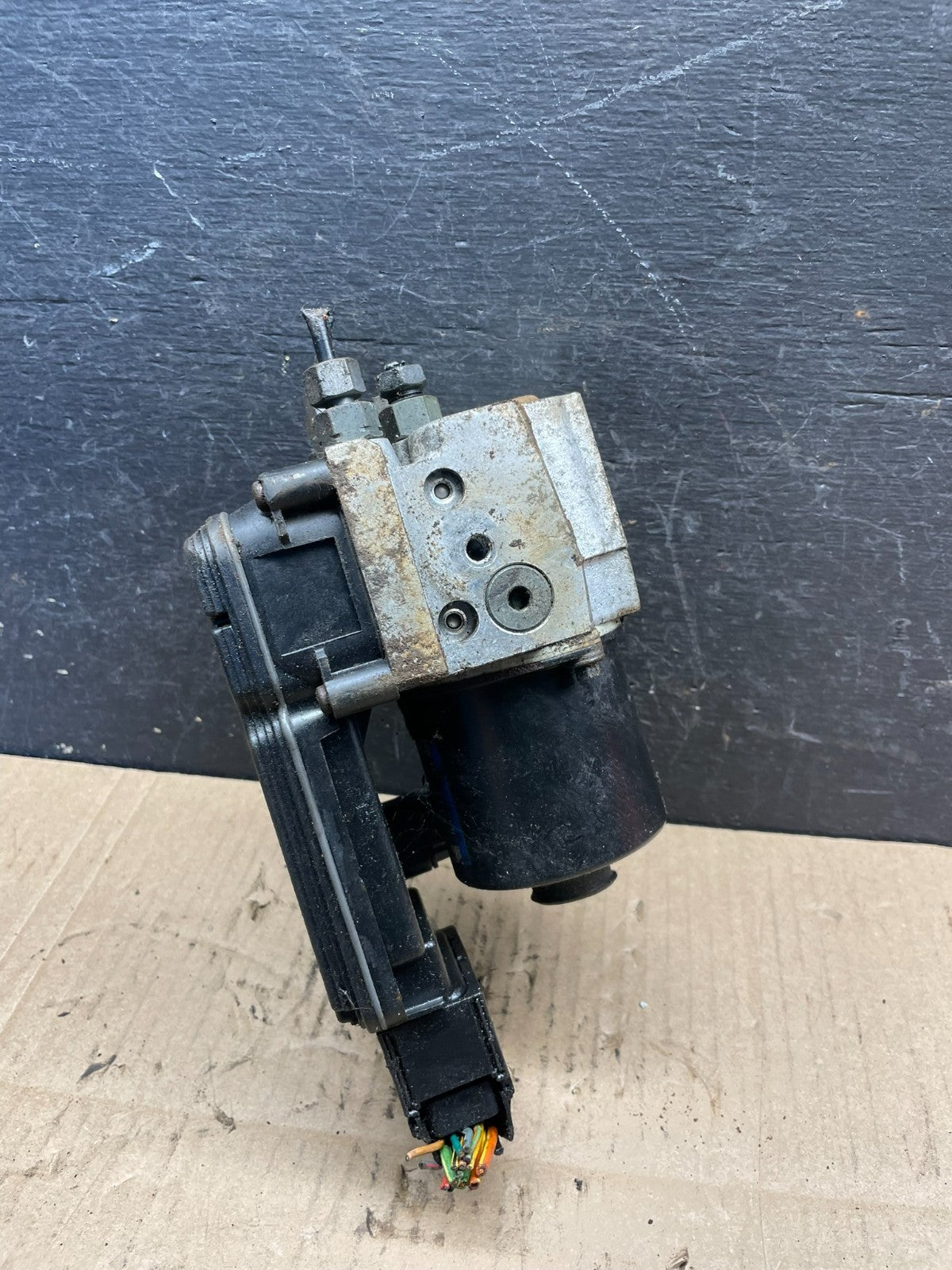2005 2006 Ford E-150 E150 ABS Anti-Lock Brake Pump Module r9392 DG1