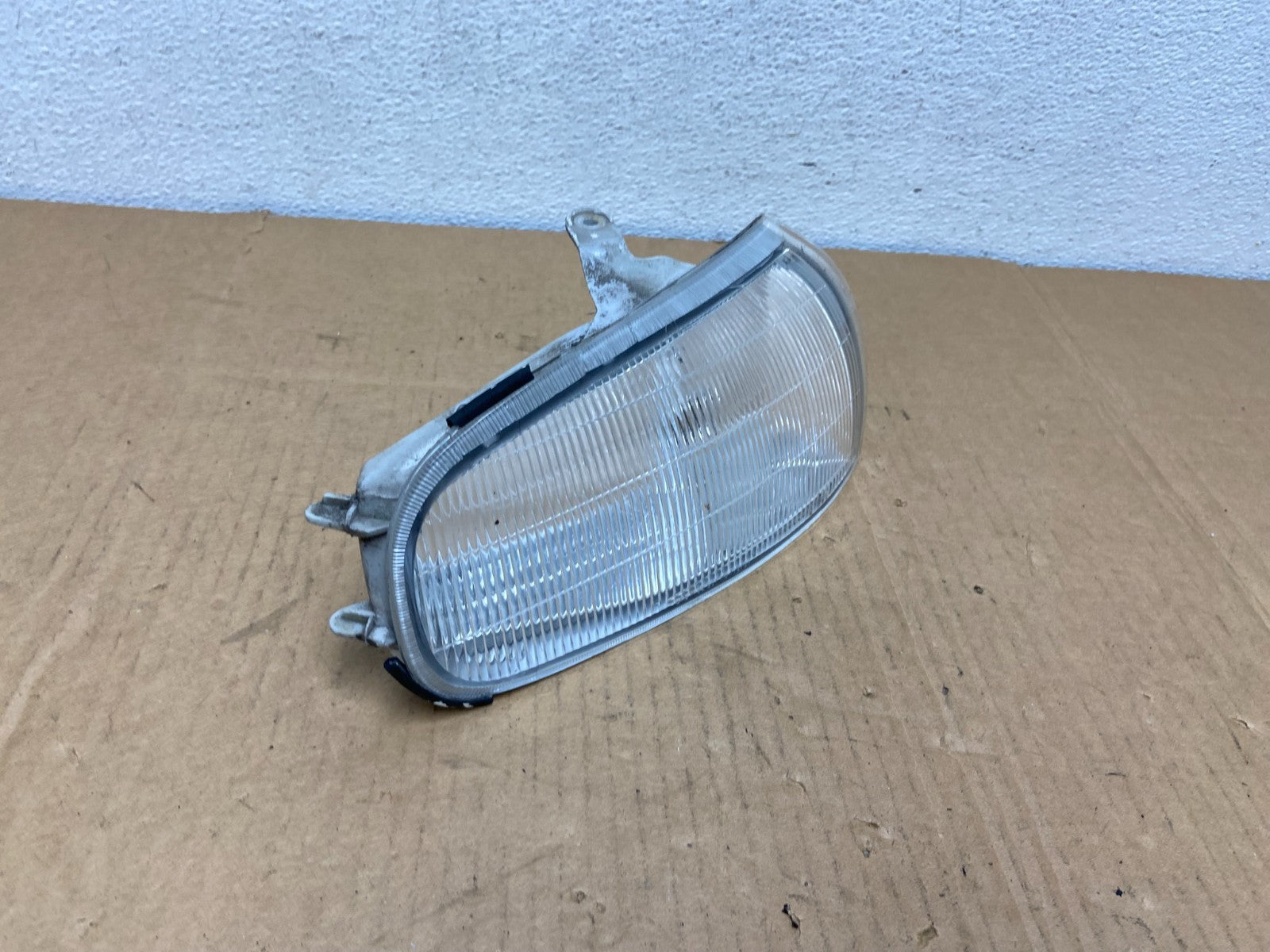 1992 to 1994 Toyota Camry Right Passenger RH Side Turn Signal AC7547 DW2