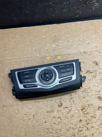 2009-2014 Nissan Murano AM FM Radio CD Control Panel W3282 DG0