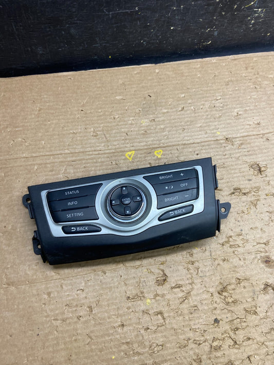 2009-2014 Nissan Murano AM FM Radio CD Control Panel W3282 DG0