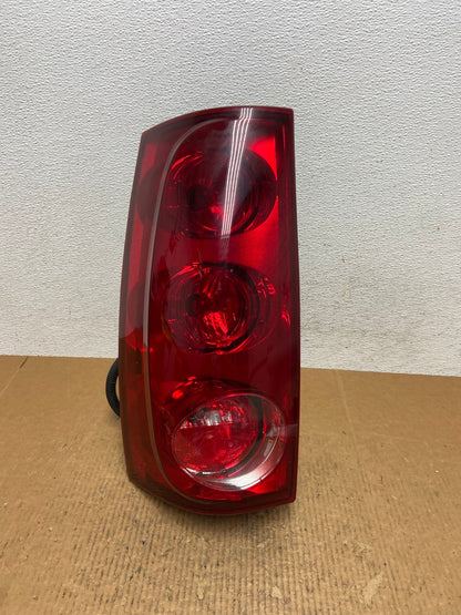 2007 to 2011 GMC Yukon Left Driver LH Side Tail Light AE1522 LK0
