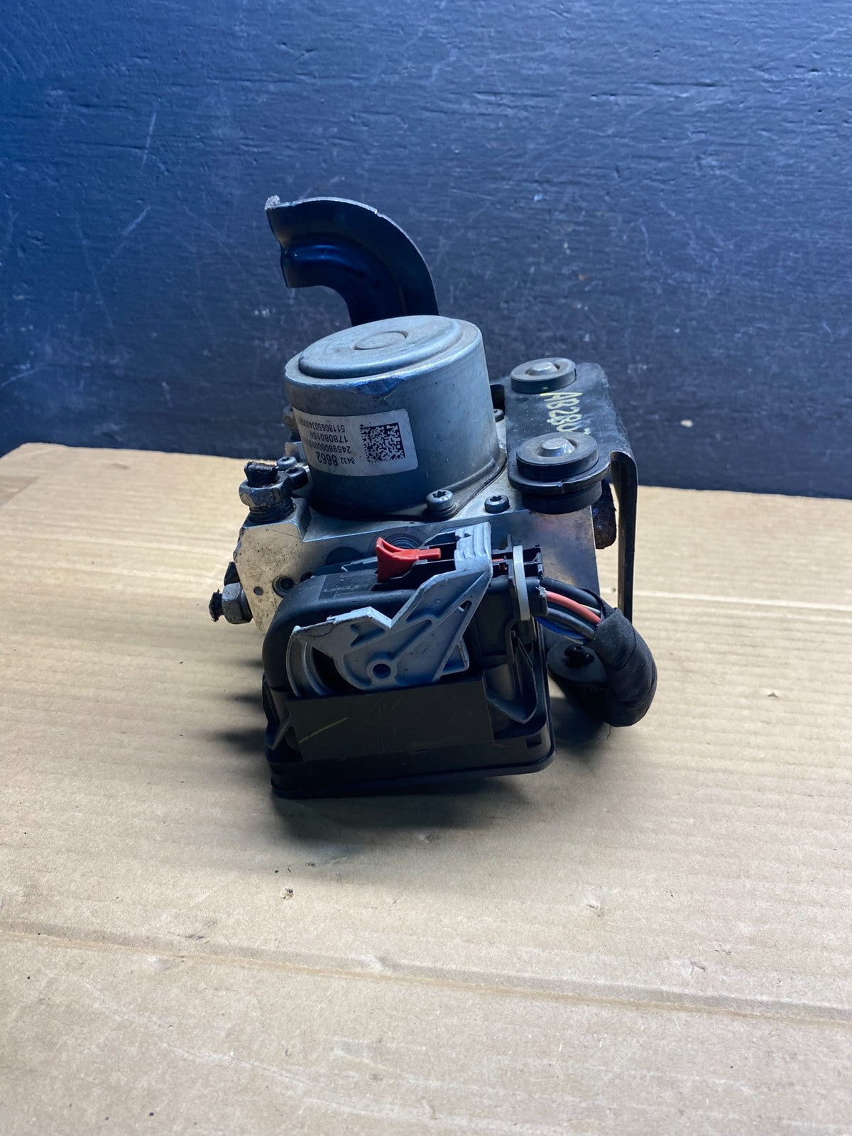 2018 Chevrolet Express GMC Savana ABS Anti Lock Brake Pump ae6201 DG2