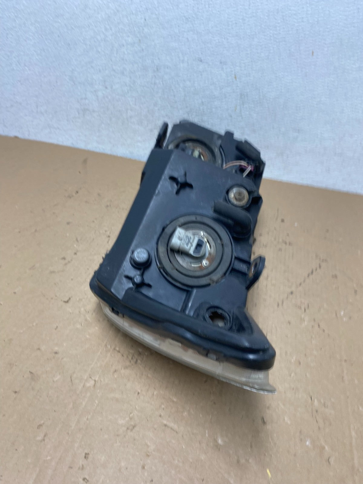 2009 to 2017 Dodge Journey Headlight Right Passenger Rh Halogen AD8067 DW5