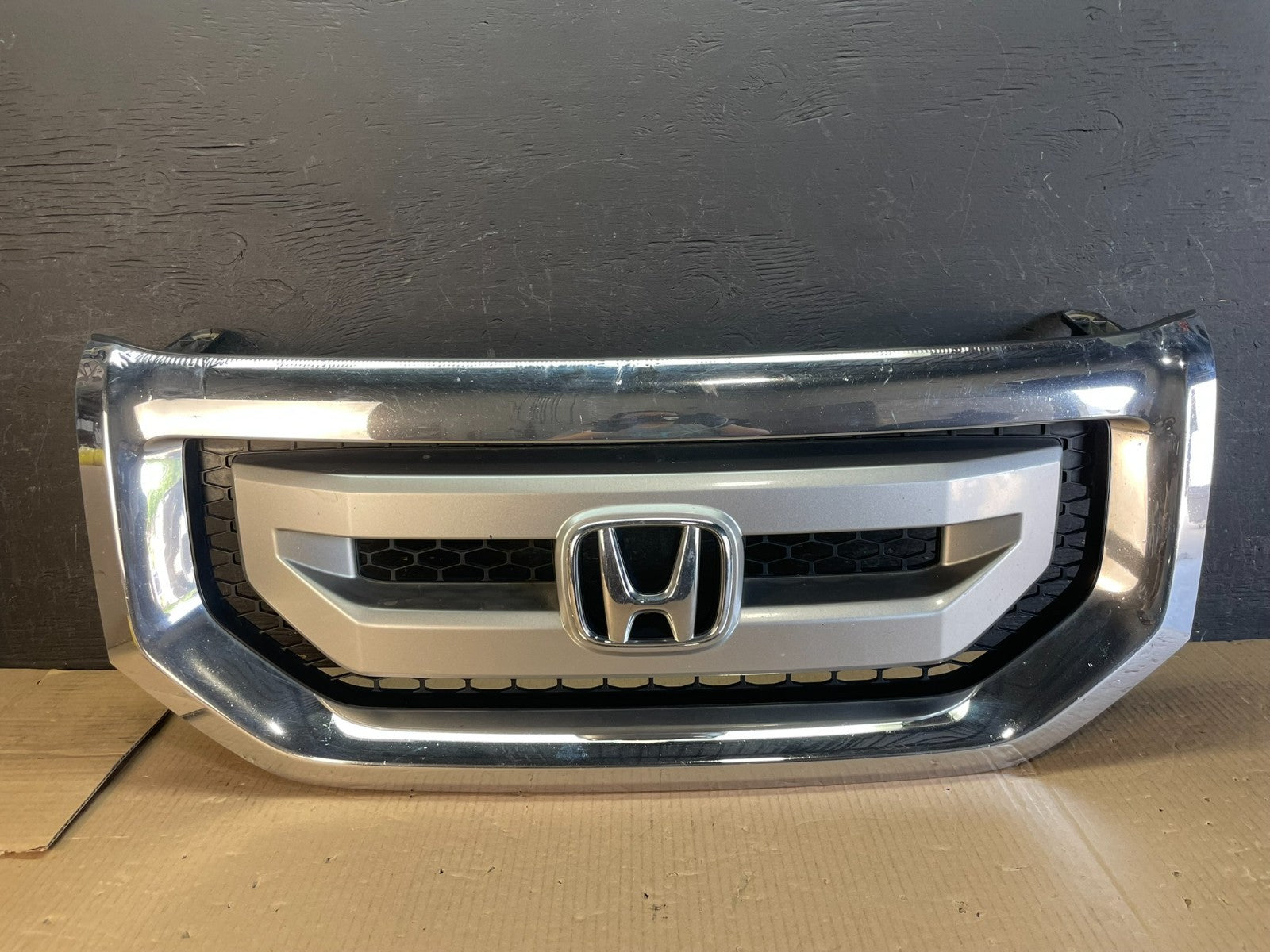 2009 to 2011 Honda Pilot Front Upper Grill Grille ae3738 DG0
