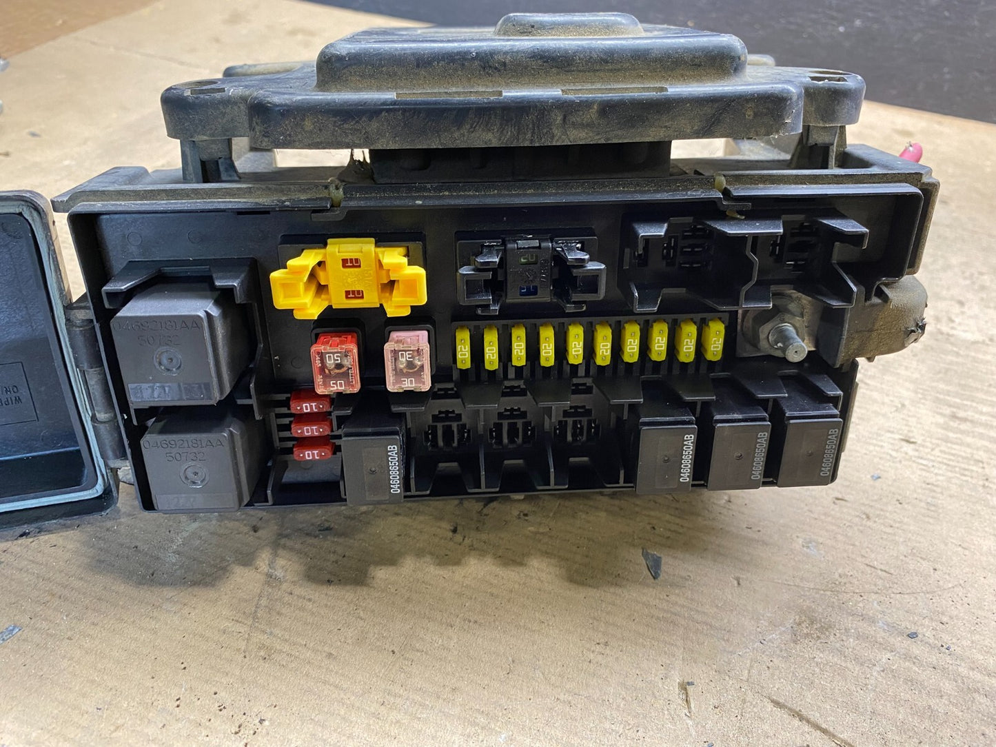 2014 Jeep Cherokee Fuse Box Multi-Function Relay Module Bcm n8939 DG4