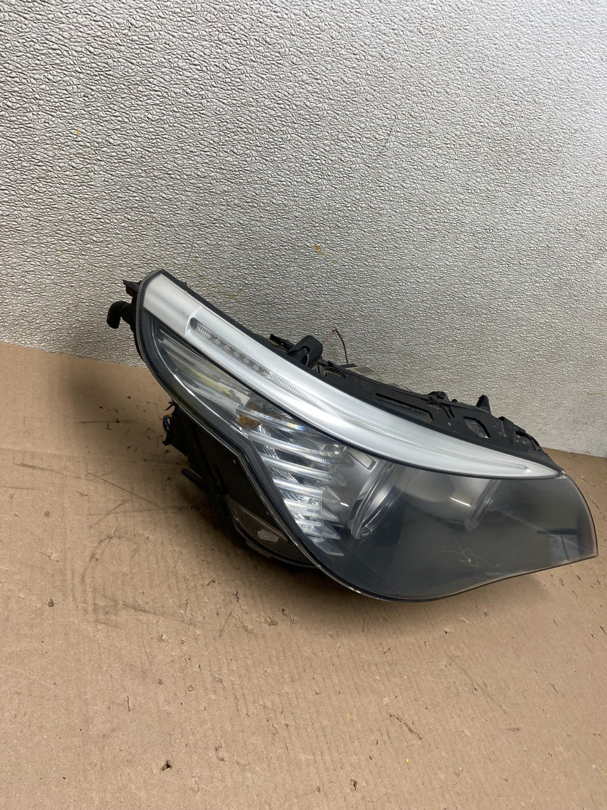 2008 to 2010 Bmw 5 Series 528i Halogen Right Headlight Oem AA0418 DW2