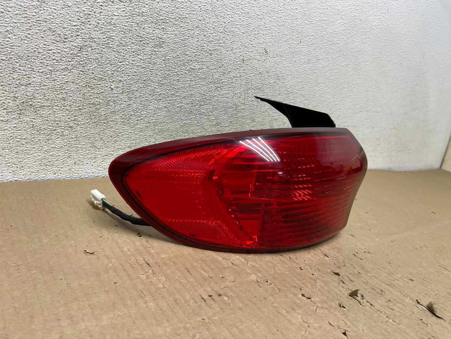 2006-2007 Subaru Tribeca B9 Left Driver Lh Side Tail Light AG8044 LK1