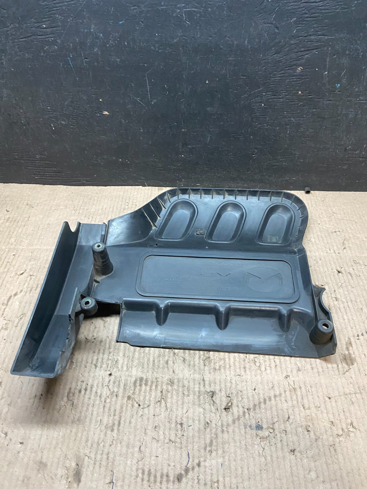 2000 to 2003 Mazda Tribute DOHC 24 VALVE Engine Shield Top Cover I3711 PS5