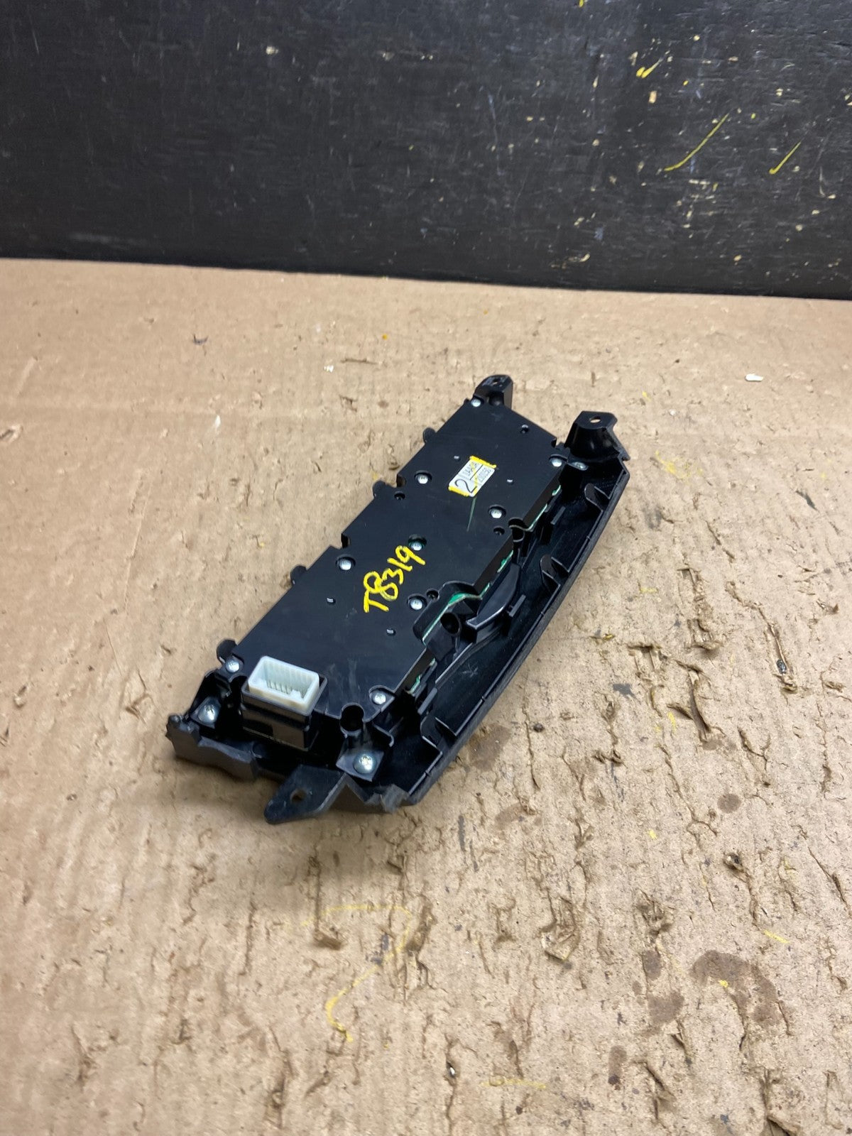2009-2014 Nissan Murano AM FM Radio CD Control Panel T8319 DG3