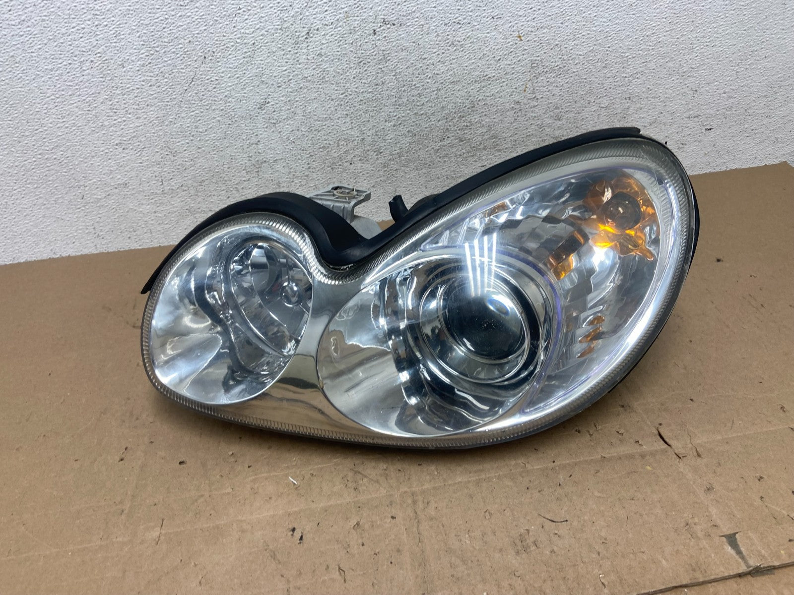 2002 to 2005 Hyundai Sonata Left Driver LH Side Headlight Halogen AE6024 DW0
