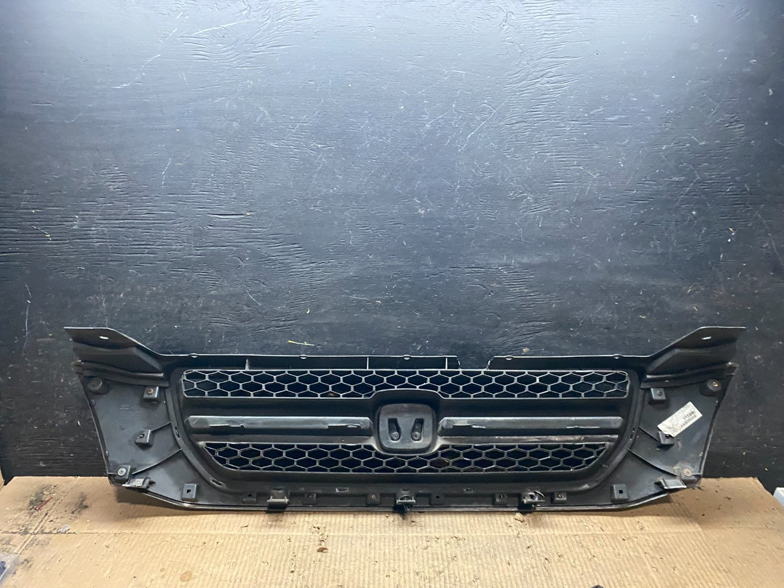 2003 2004 2005 Honda Pilot Front Upper Grill Grille Aftermarket T9696 DG9