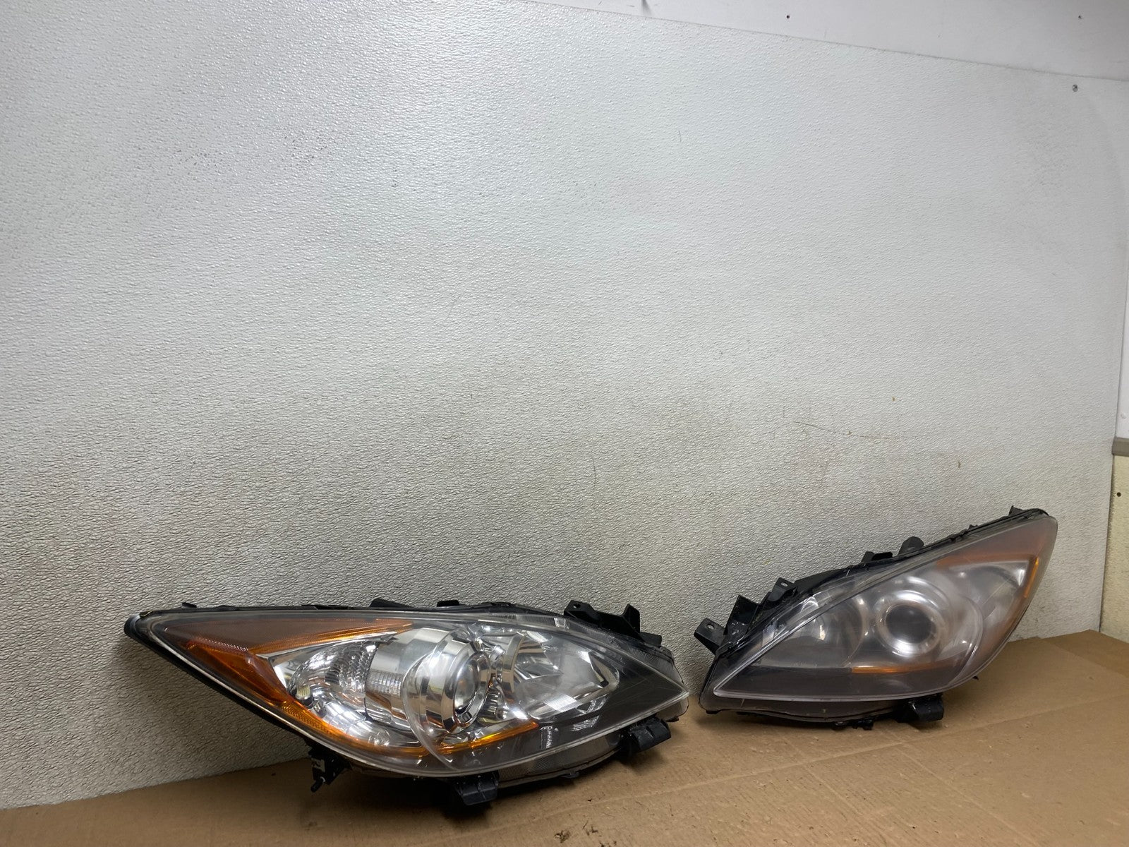 2010-2013 Mazda 3 Halogen Left+Right Side Headlights W0803 DW2