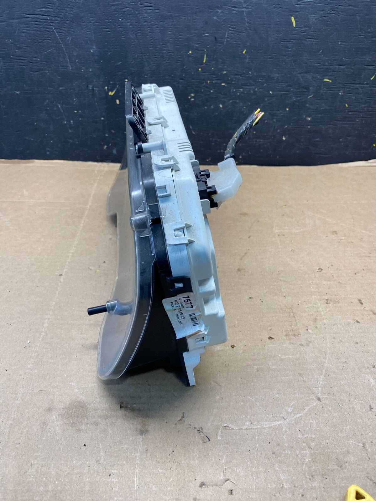 2009 Ford E150 E250 E350 VAN Gauge Speedometer Cluster R2510 DG2