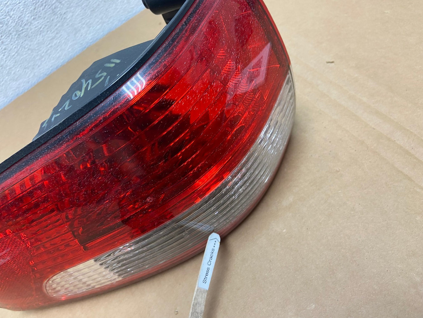 2001 2002 2003 Toyota Sienna Left Driver Lh Side Tail Light AD2545 LK4